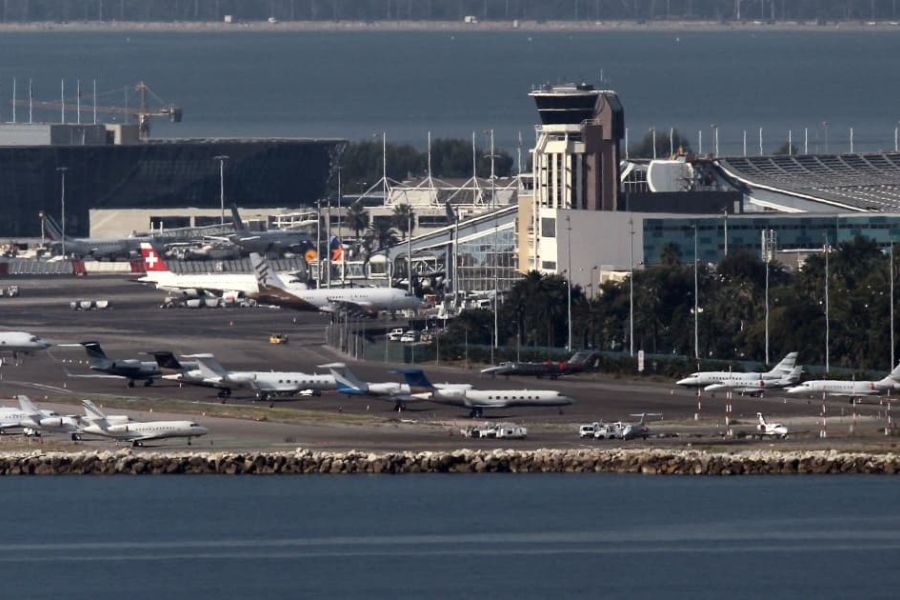 OMONDO TRANSPORT - Ligne aérienne Nîmes-Nice : controverse écologique
