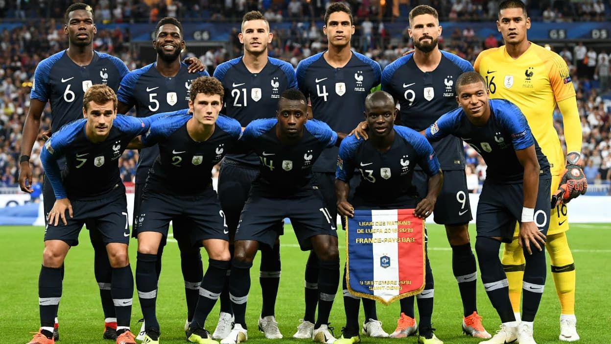 Renouveau à la tête des équipes de France de football