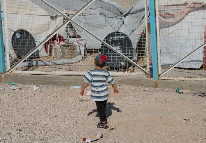 Des enfants français majeurs dans les camps syriens demandent leur rapatriement : défi humanitaire et casse-tête politique pour la France