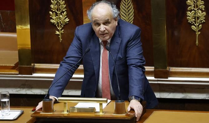 OMONDO ÉCONOMIE - Taxation exceptionnelle des grandes entreprises : Macron approuve mais plaide pour une mesure "limitée"