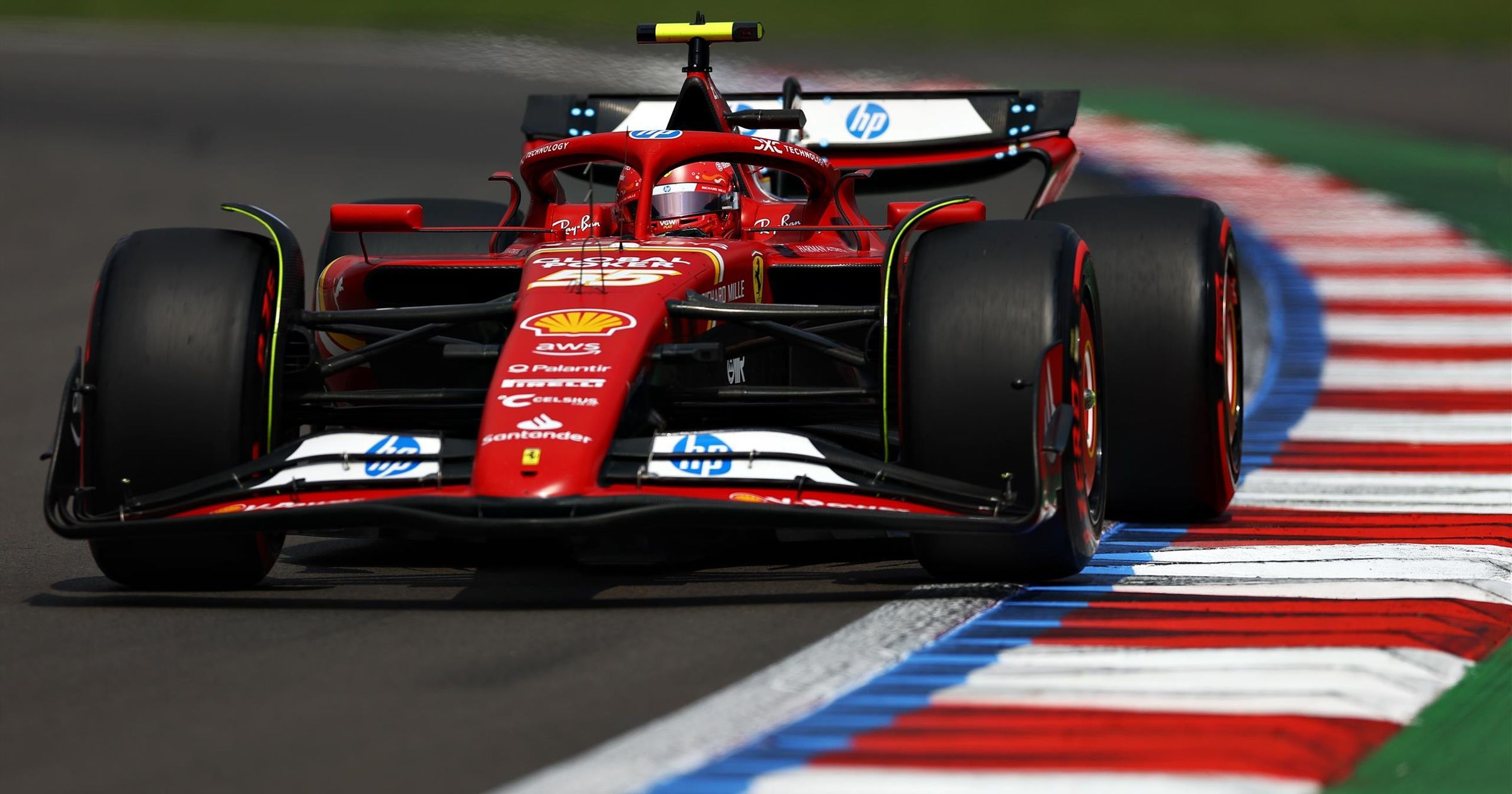 OMONDO FORMULE 1 - Grand Prix du Mexique : Victoire surprise de Sainz, pénalités pour Verstappen