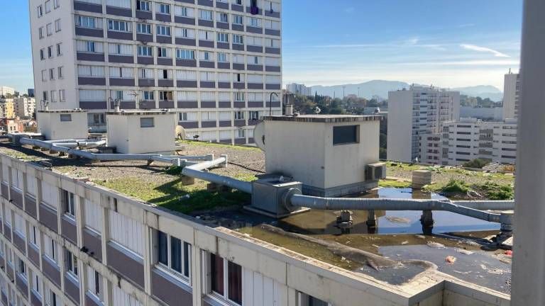 Marseille : Des habitants d'une cité privés d'ascenseurs depuis trois semaines