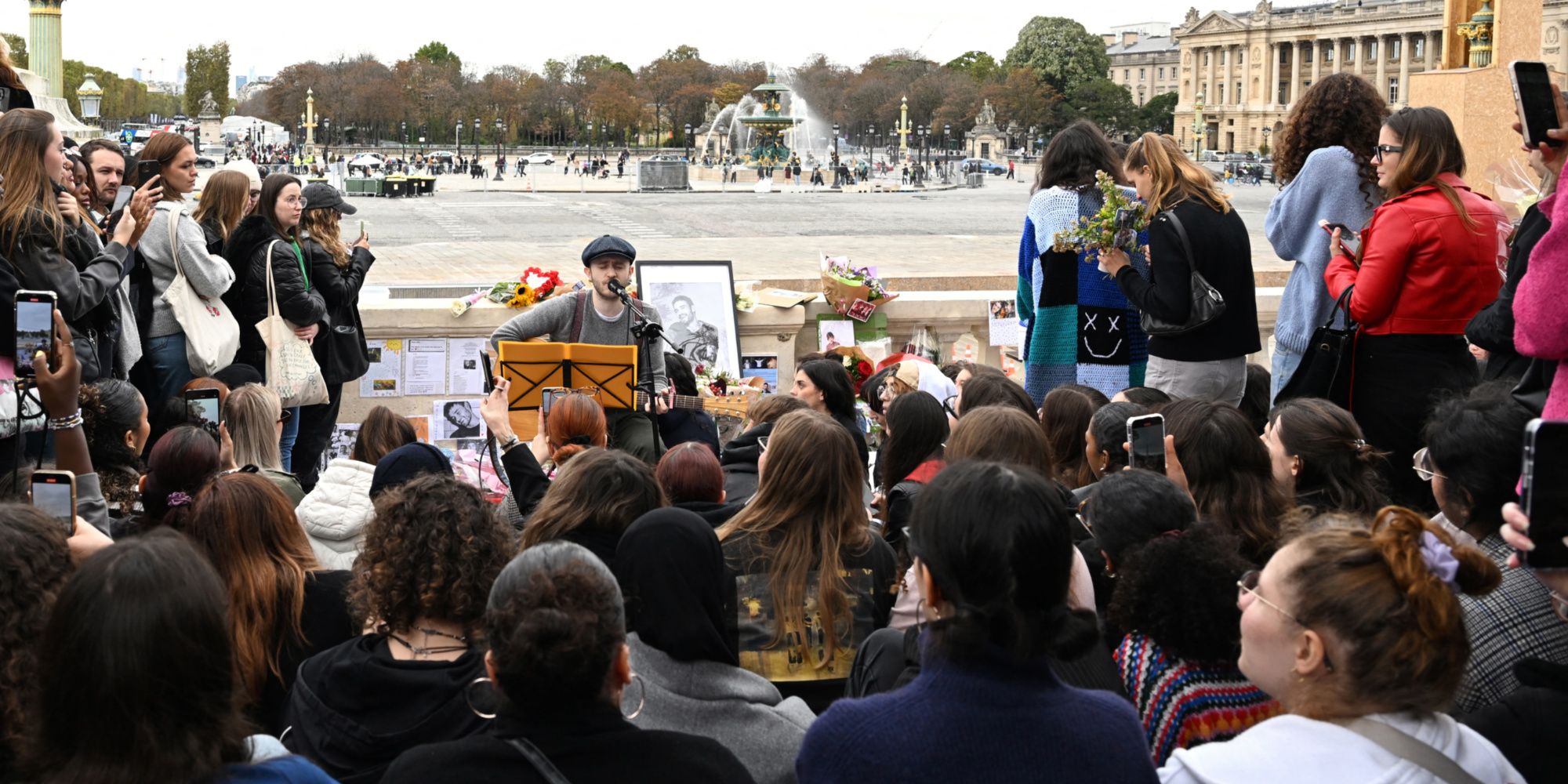 OMONDO SOCIÉTÉ - Paris : Hommage des fans à Liam Payne aux Tuileries