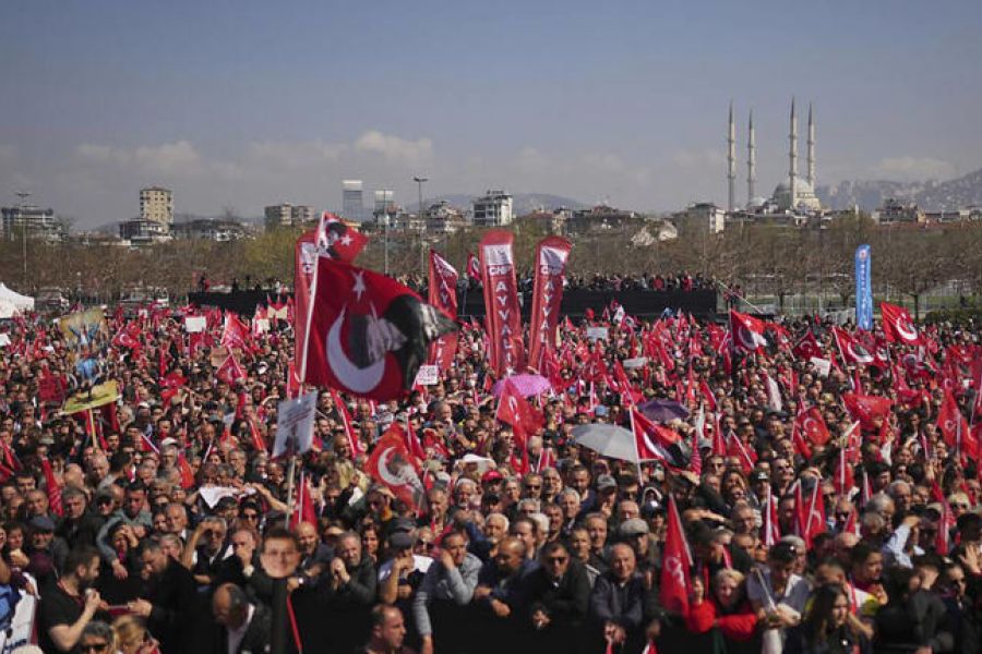 Turquie : manifestations massives contre l’arrestation du maire d’Istanbul