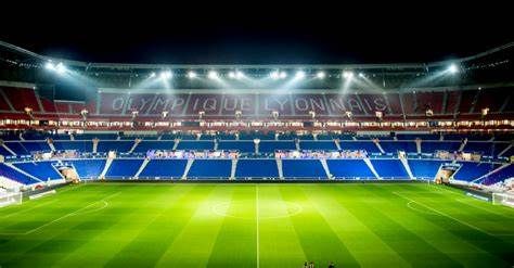 L'Olympique Lyonnais a entamé sa campagne européenne de manière convaincante en s'imposant face à l'Olympiakos (2-0) au Groupama Stadium.