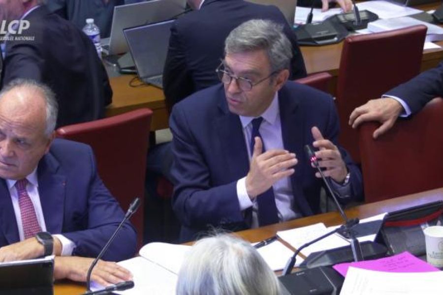 Budget 2025 : la surtaxe sur les grandes entreprises, entre nécessité et controverse