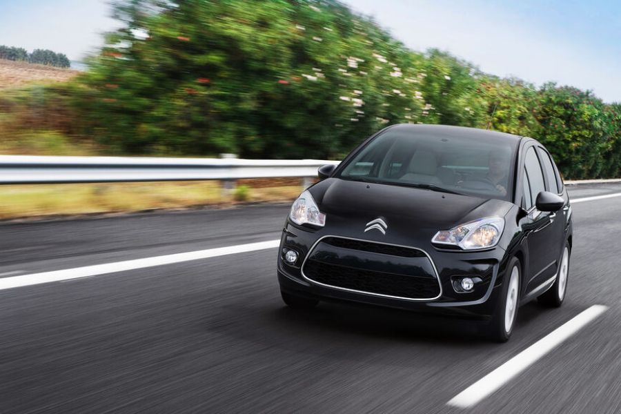 Airbags Takata - Citroën Somme des Milliers d'Automobilistes de Ne Plus Conduire : Une Bombe à Retardement sur les Routes ?