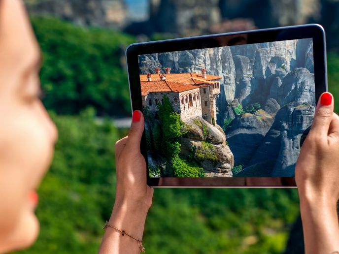 L'héritage numérique : Le défi de la préservation des œuvres face à la vitesse de l'obsolescence technologique