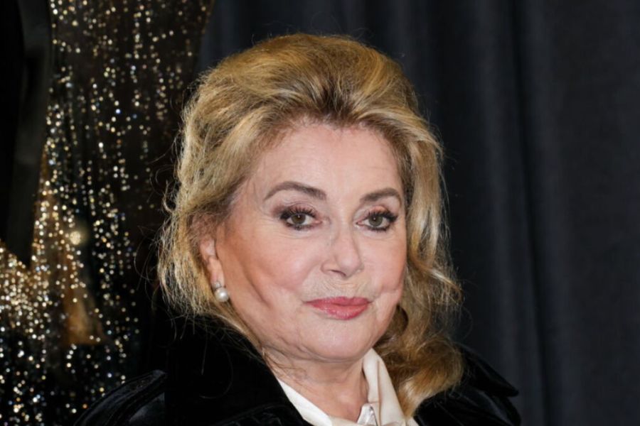 DOSSIER OMONDO NEWPEOPLE : L'ICÔNE ÉTERNELLE  Catherine Deneuve : La Rebelle, la Diva, l'Indomptable – 60 ans de Règne sur le Septième Art