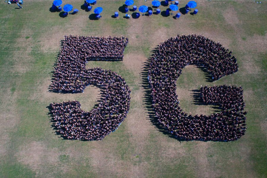 5G : déploiement mondial, opportunités et controverses
