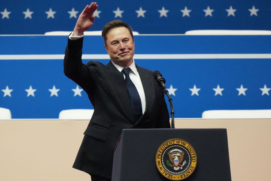 «Calme-toi, mon petit» : après avoir insulté un ministre polonais, Elon Musk promet de laisser Starlink aux Ukrainiens.