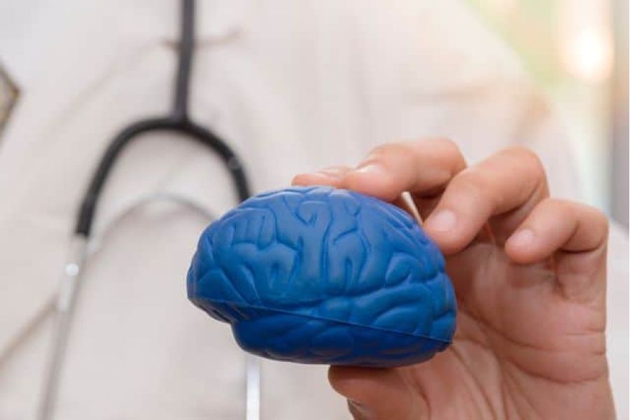 Le Téléphone, Nouvel Allié des Malades d'Alzheimer ? Expérimentation et Révolution de l'Assistance aux Personnes Dépendantes et à Leurs Aidants