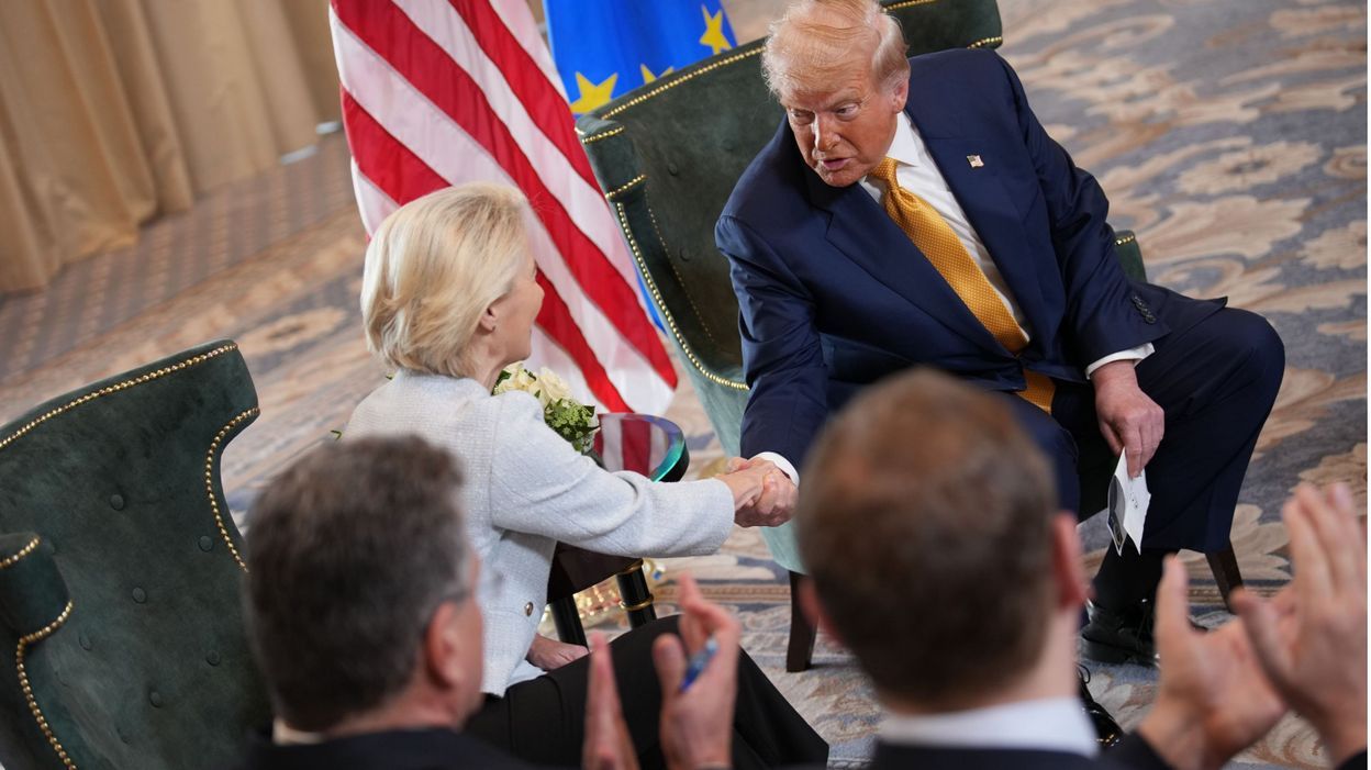 Zelensky à Berlin pour une visioconférence cruciale avec Trump avant le sommet Alaska