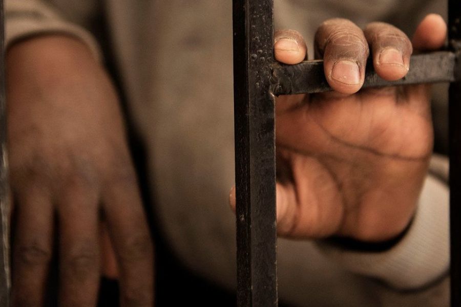 Prisonnier tabassé, dénudé et insulté à Bordeaux-Gradignan : la spirale de la violence carcérale, entre surpopulation, attaques extérieures, justice punitive et la menace d'un embrasement généralisé du système