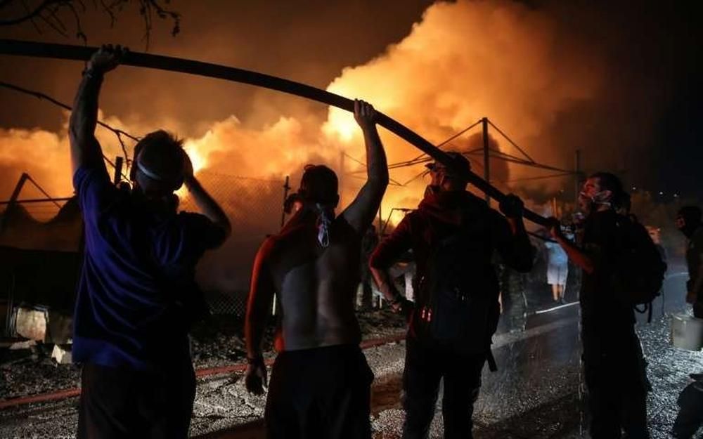 Grèce : Troisième Jour de Lutte Contre l'Incendie qui Ravage la Banlieue d'Athènes
