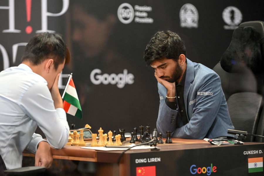 Gukesh devient à 18 ans le plus jeune champion du monde d'échecs, battant le record de Kasparov