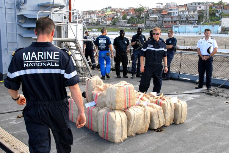 La Marine française a saisi 885 kg de cocaïne au large de l'Afrique de l'Ouest.