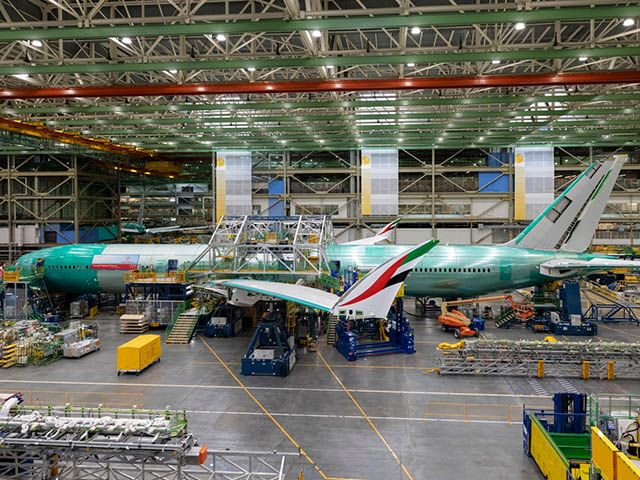 Boeing rapporte la livraison du 777X à 2027, un nouvel obstacle pour le géant de l'aéronautique