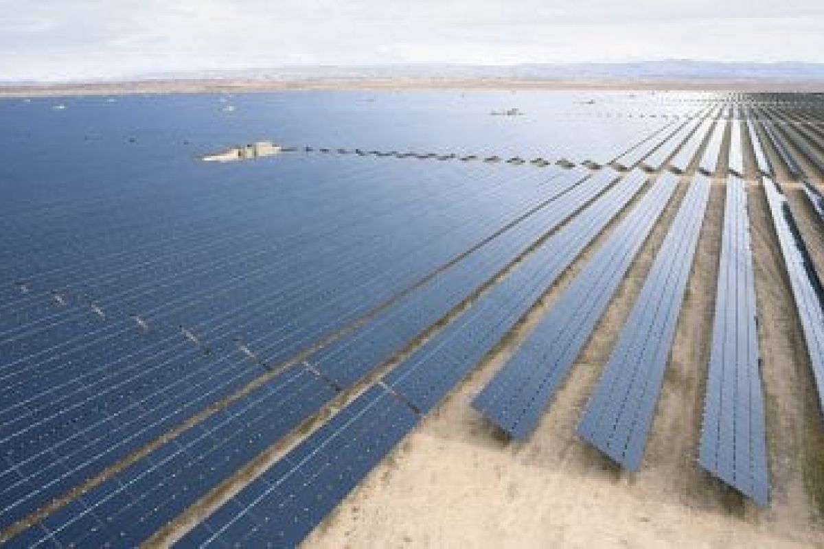 Crise Énergétique à Cuba : Charbon de bois et panneaux solaires, le "système D" face au black-out