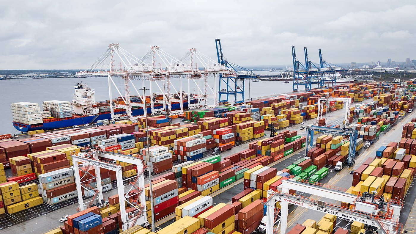 Le déficit commercial américain se creuse à 920 milliards de dollars en 2024