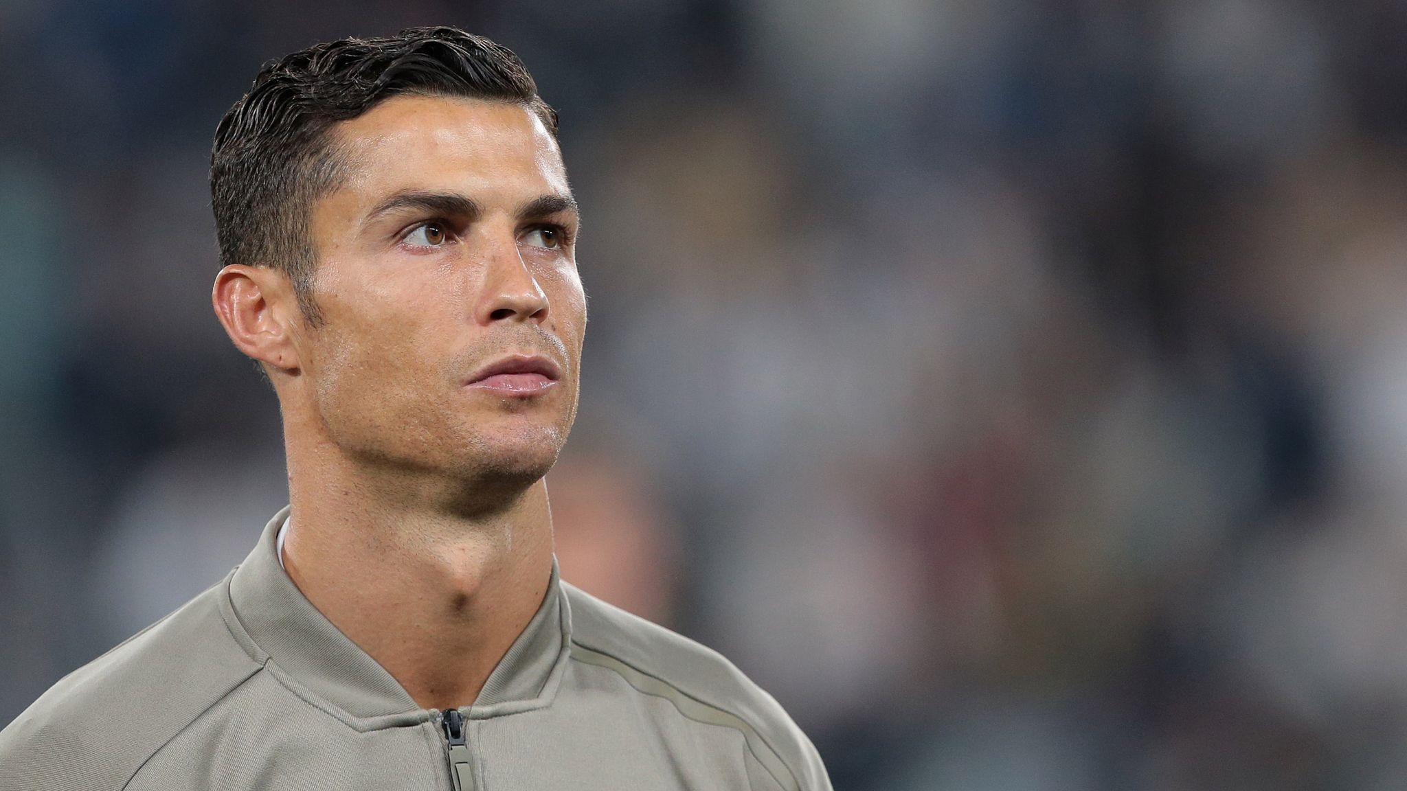 Football , carrières : Cristiano Ronaldo à la croisée des chemins