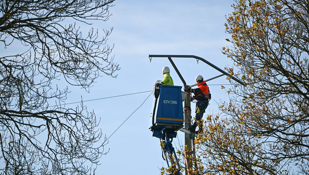 40.000 foyers privés d'électricité à cause de la tempête Floriane
