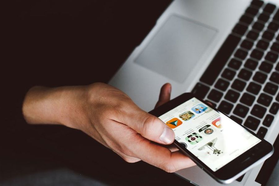 JOURNALISME DE DEMAIN — POURQUOI OMONDO.INFO S'IMPOSE FACE AU DÉCLIN DES MÉDIAS TRADITIONNELS