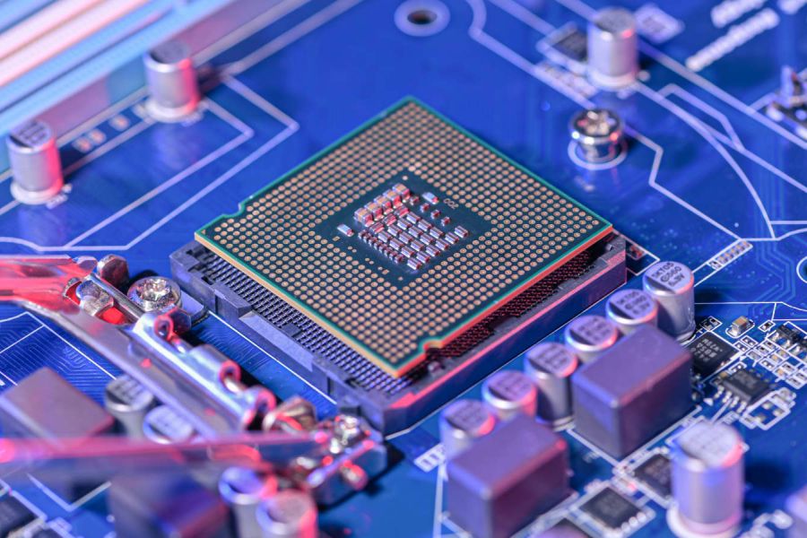 La Guerre des Semi-Conducteurs : Souveraineté Industrielle, Géopolitique et l'Enjeu du XXIe Siècle