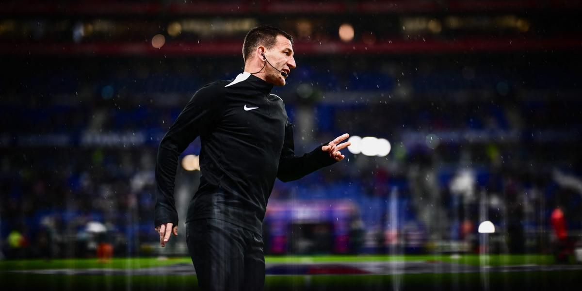 Le foot français à l’arrêt ? Les arbitres menacent d'exercer leur «droit de retrait»