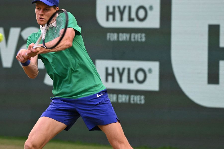 Tennis : le numéro un mondial Jannik Sinner éliminé à Halle, la sensation du tournoi !