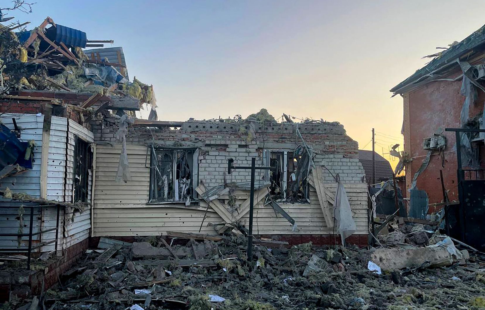 La Russie accuse l'Ukraine d'une frappe meurtrière dans la région de Koursk : tensions accrues