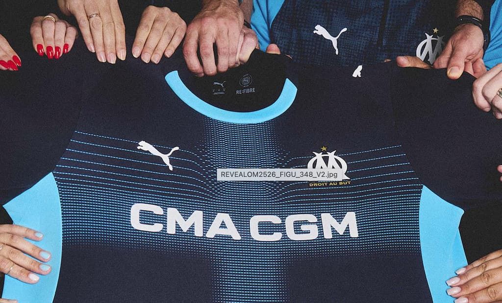 Le nouveau maillot de l’OM cible des « influenceurs islamistes » : polémique politique autour d’un symbole