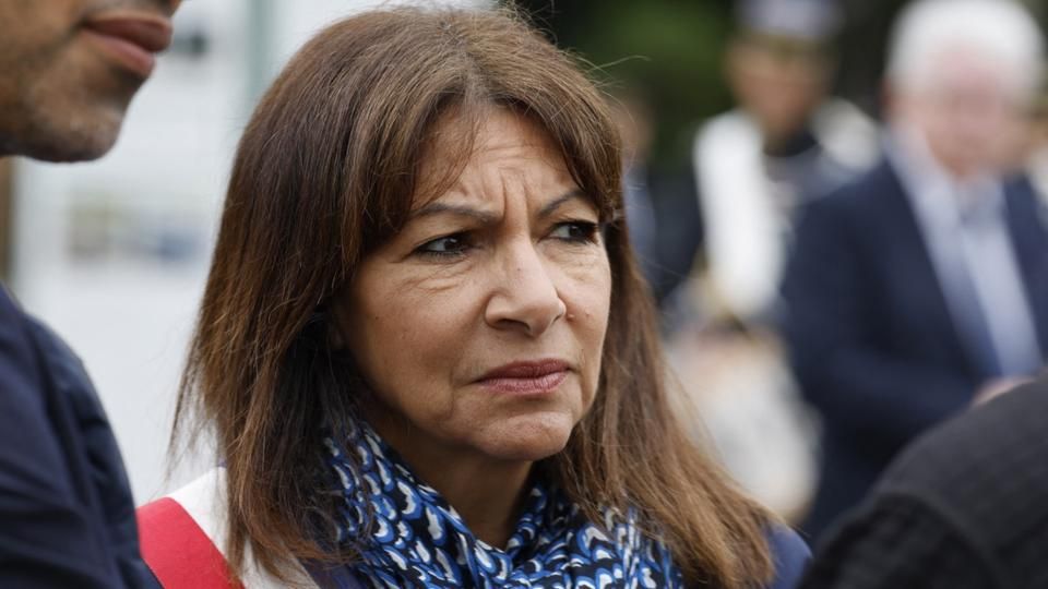 Anne Hidalgo à Tahiti : polémique autour d’une facture téléphonique exorbitante