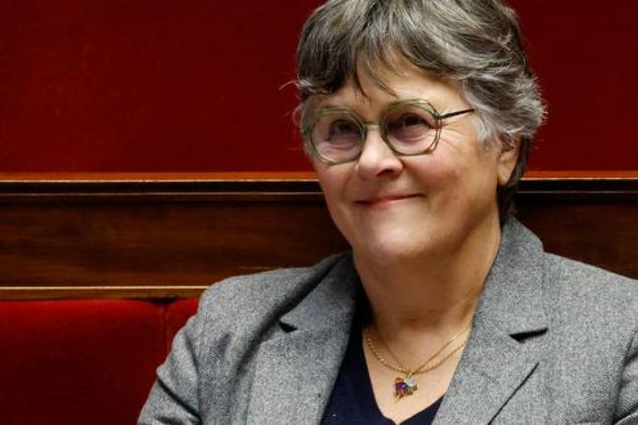 Voile dans le sport : Mélenchon dénonce la «surenchère raciste» du gouvernement et déplore un débat «lamentable»