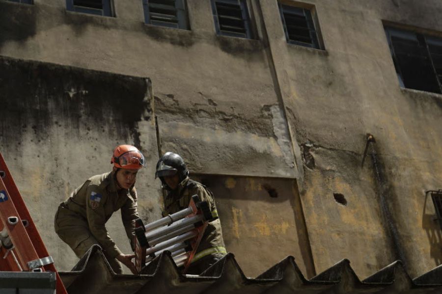 Brésil : Incendie dans une usine de costumes de carnaval à Rio, au moins 12 blessés graves