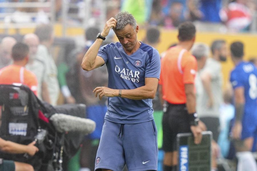 Chelsea-PSG : Luis Enrique regrette son geste d’humeur après la lourde défaite