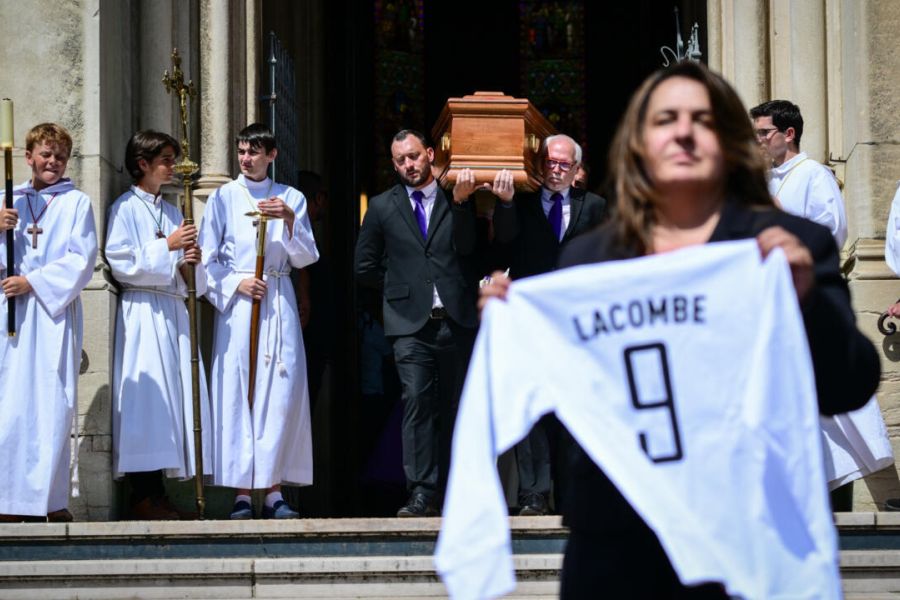 Obsèques de Bernard Lacombe, Lyon pleure la fin d’une époque, l’OL au bord du gouffre