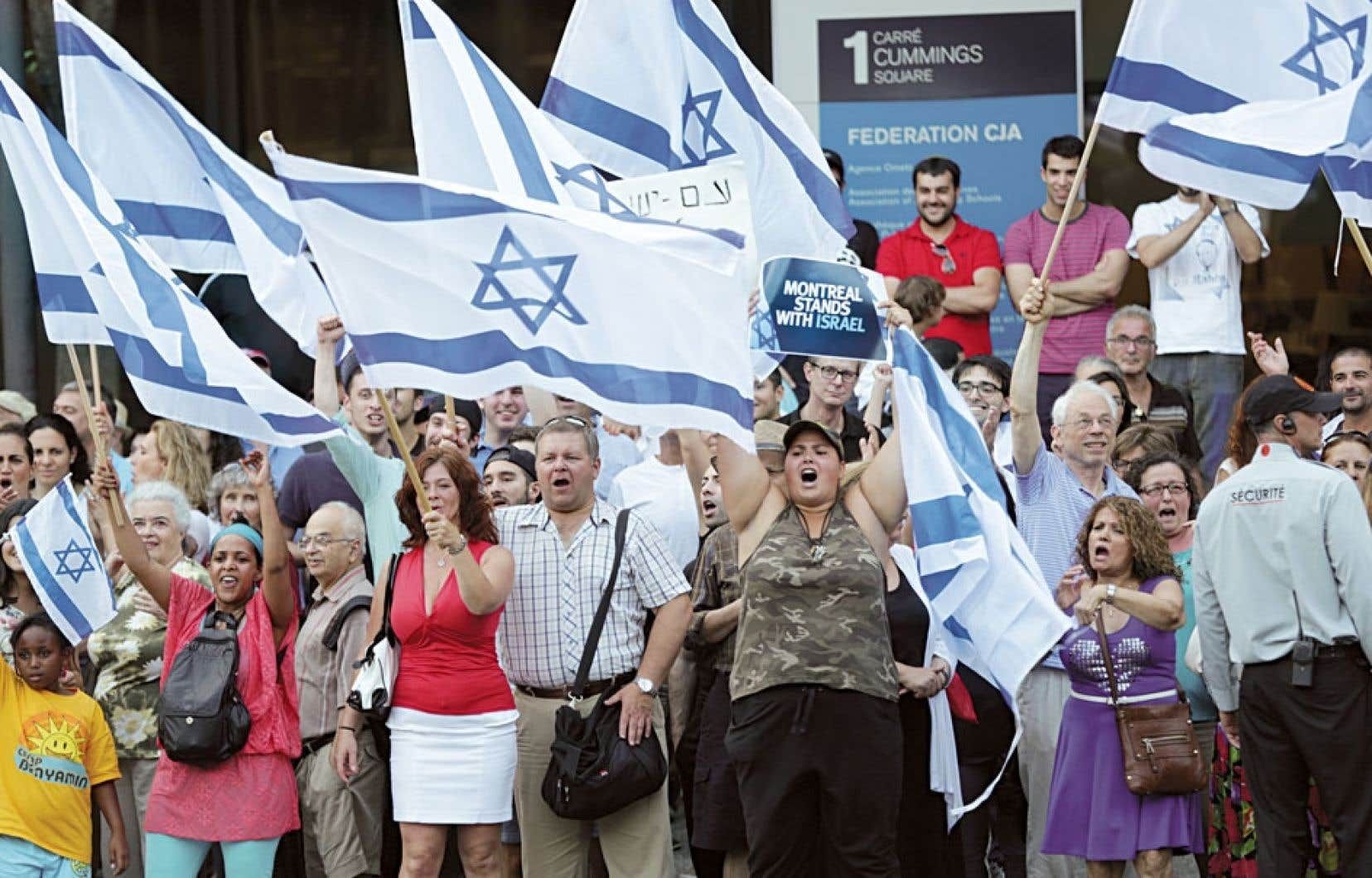 Pays-Bas : Plusieurs pro-israéliens et pro-palestiniens manifestent devant la CIJ