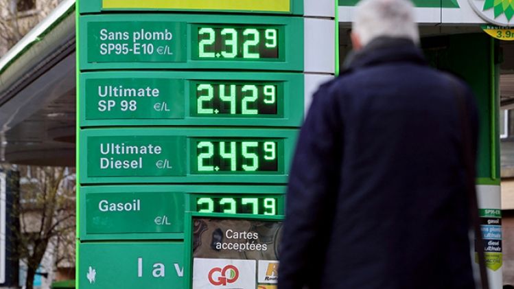 Taxes sur l'essence : Pourquoi l'État refuse de baisser la TICPE malgré l'inflation record