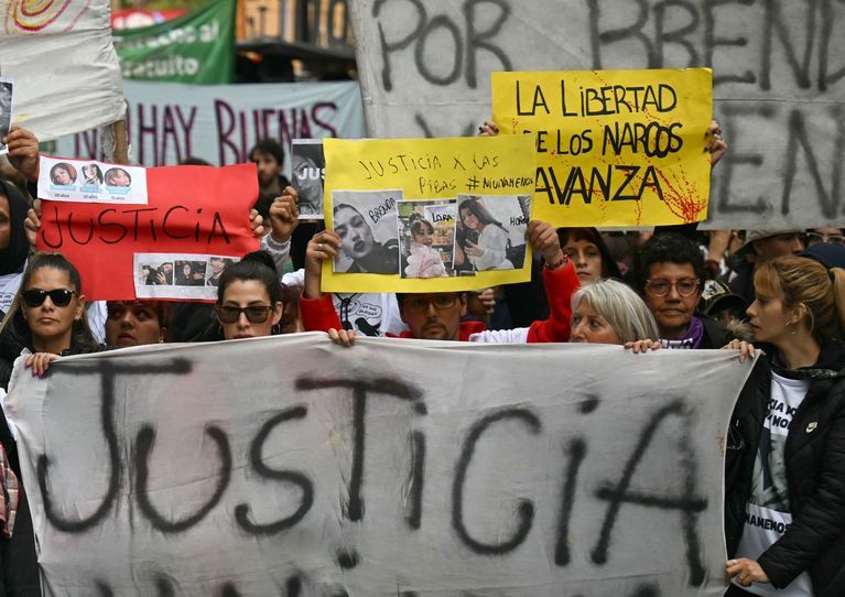 Triple féminicide à Buenos Aires : mobilisation pour la justice contre les narcotrafiquants