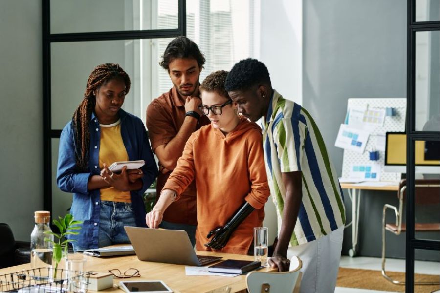 IA et emploi : les compétences clés pour le marché du travail de 2025